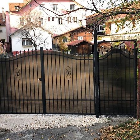 Stayplay Center Theater Braşov Eksteriør billede