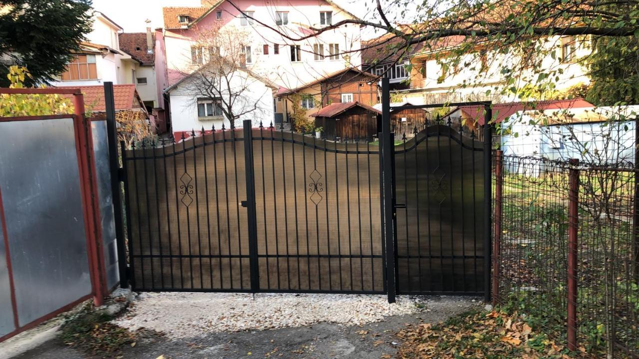 Stayplay Center Theater Braşov Eksteriør billede